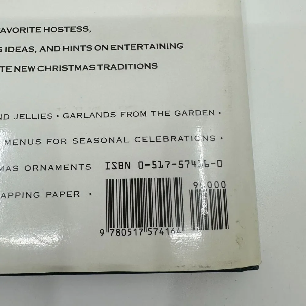 Martha Stewart's Christmas‎ Entertaining Decorating And Giving Hardcover Book